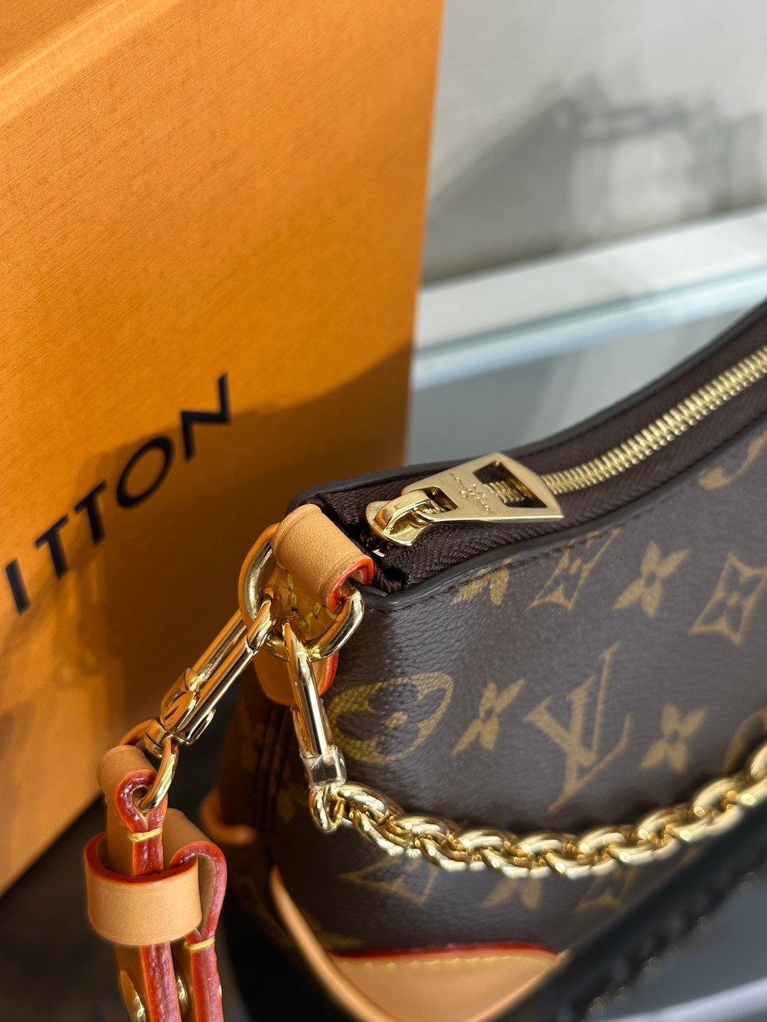 LOUIS VUITTON Nano Boulogne牛角包