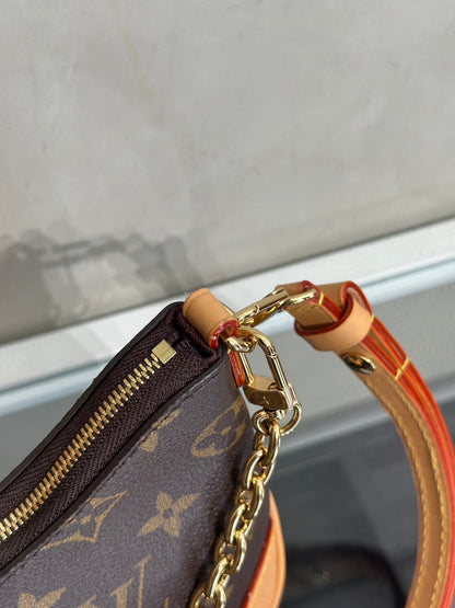 LOUIS VUITTON Nano Boulogne牛角包