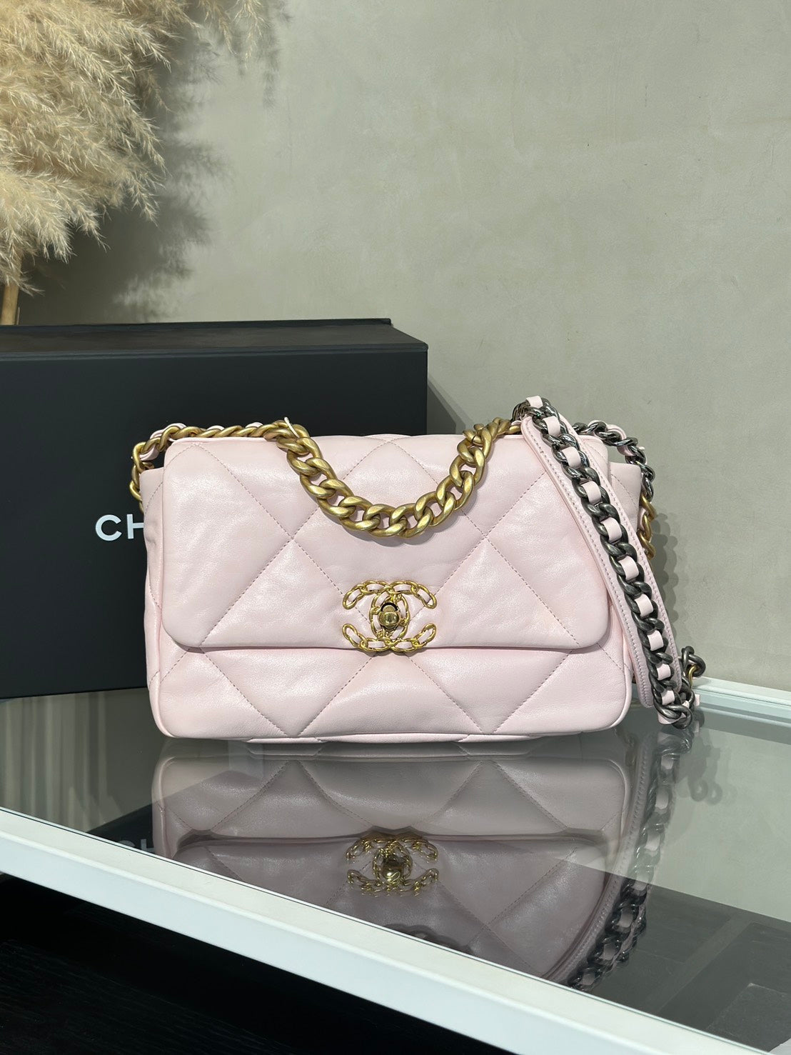 CHANEL 19 Bag 菱格紋手提肩背包 26 - 粉金