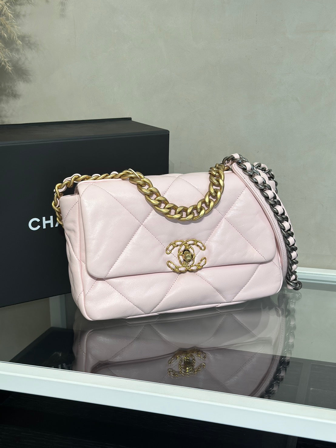 CHANEL 19 Bag 菱格紋手提肩背包 26 - 粉金