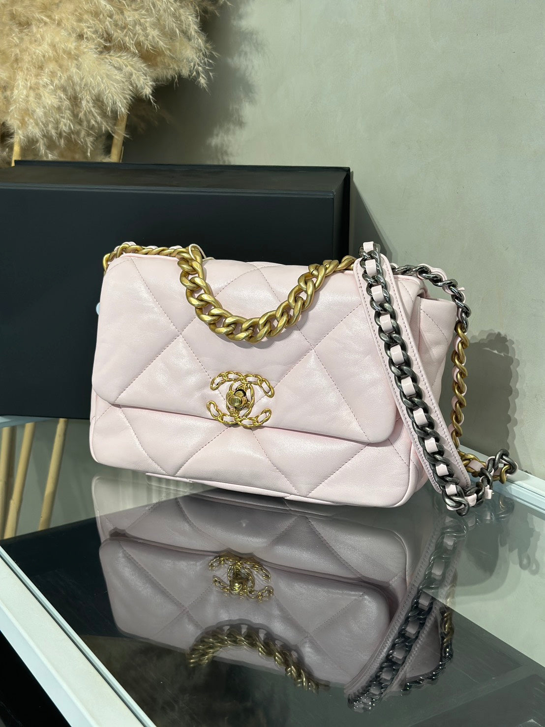 CHANEL 19 Bag 菱格紋手提肩背包 26 - 粉金