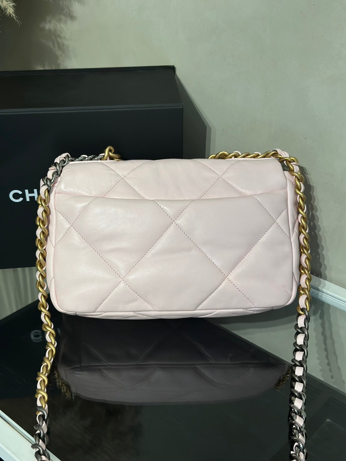 CHANEL 19 Bag 菱格紋手提肩背包 26 - 粉金