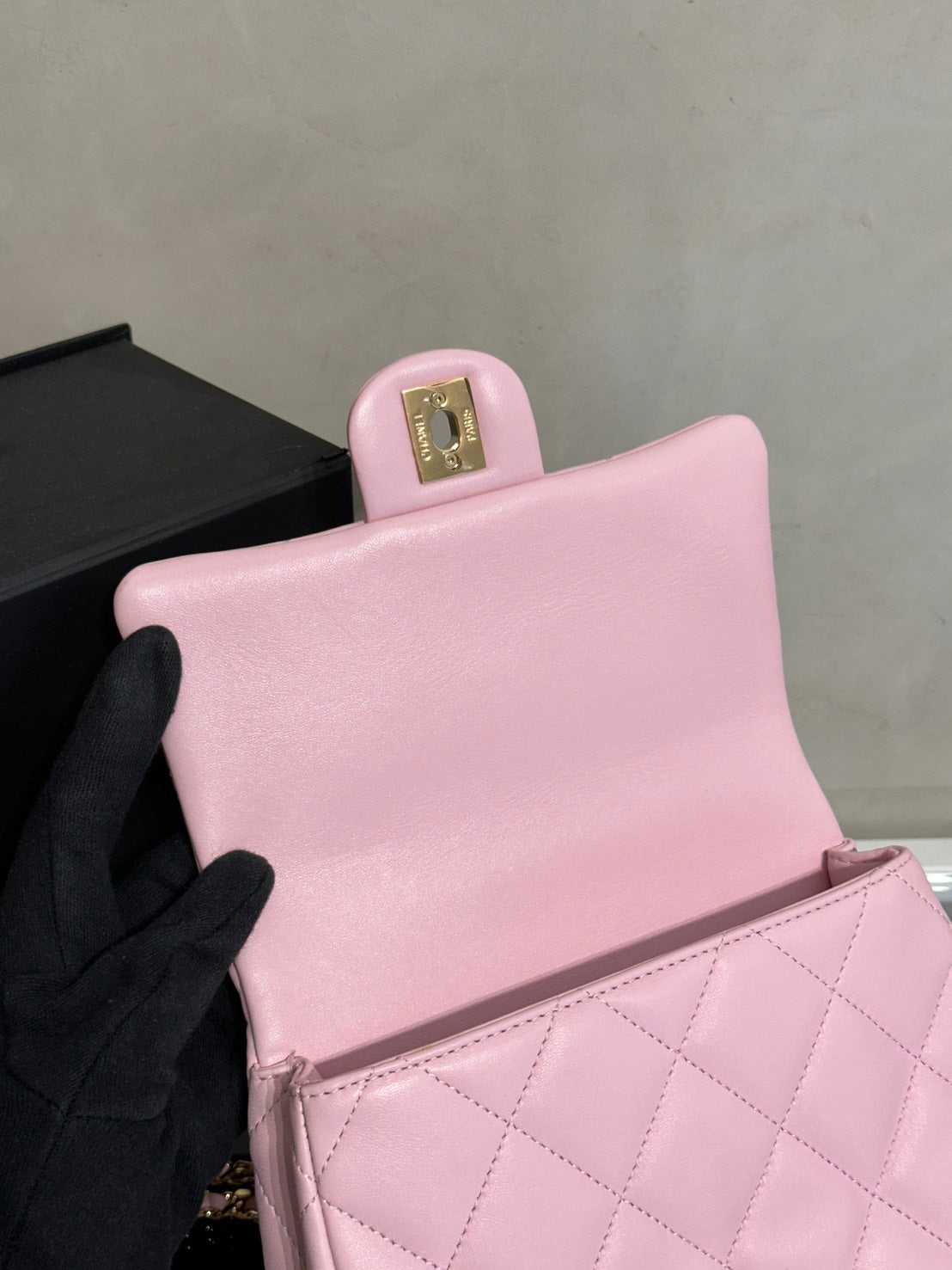 CHANEL 24S壓克力手提Mini CF20 - 粉金