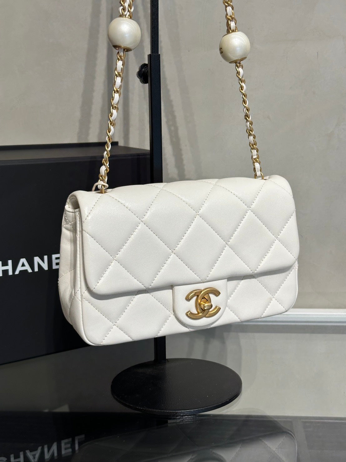 CHANEL 24S珍珠湯圓調節口蓋包 20 - 白金