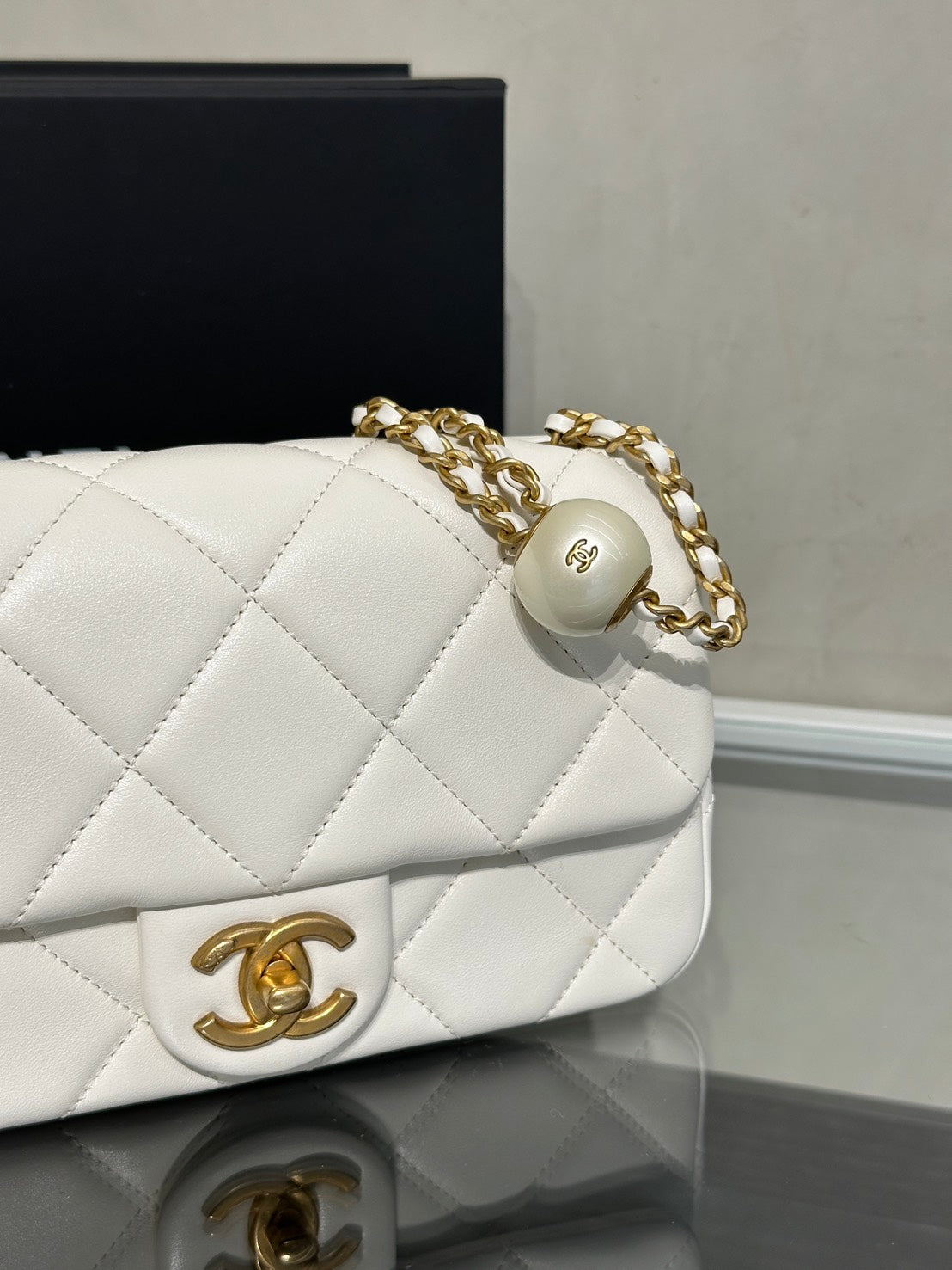 CHANEL 24S珍珠湯圓調節口蓋包 20 - 白金