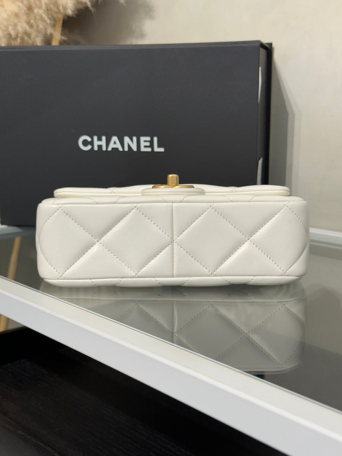 CHANEL 24S珍珠湯圓調節口蓋包 20 - 白金
