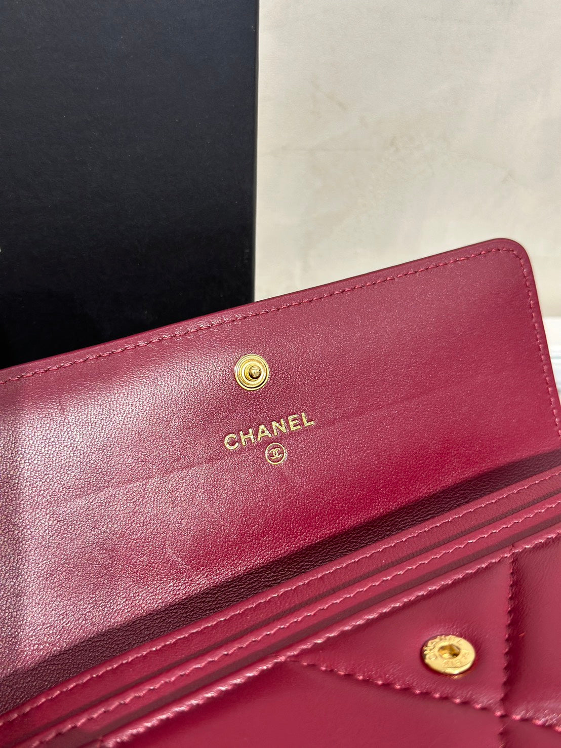 CHANEL 19 菱格紋雙折中夾 - 酒紅金