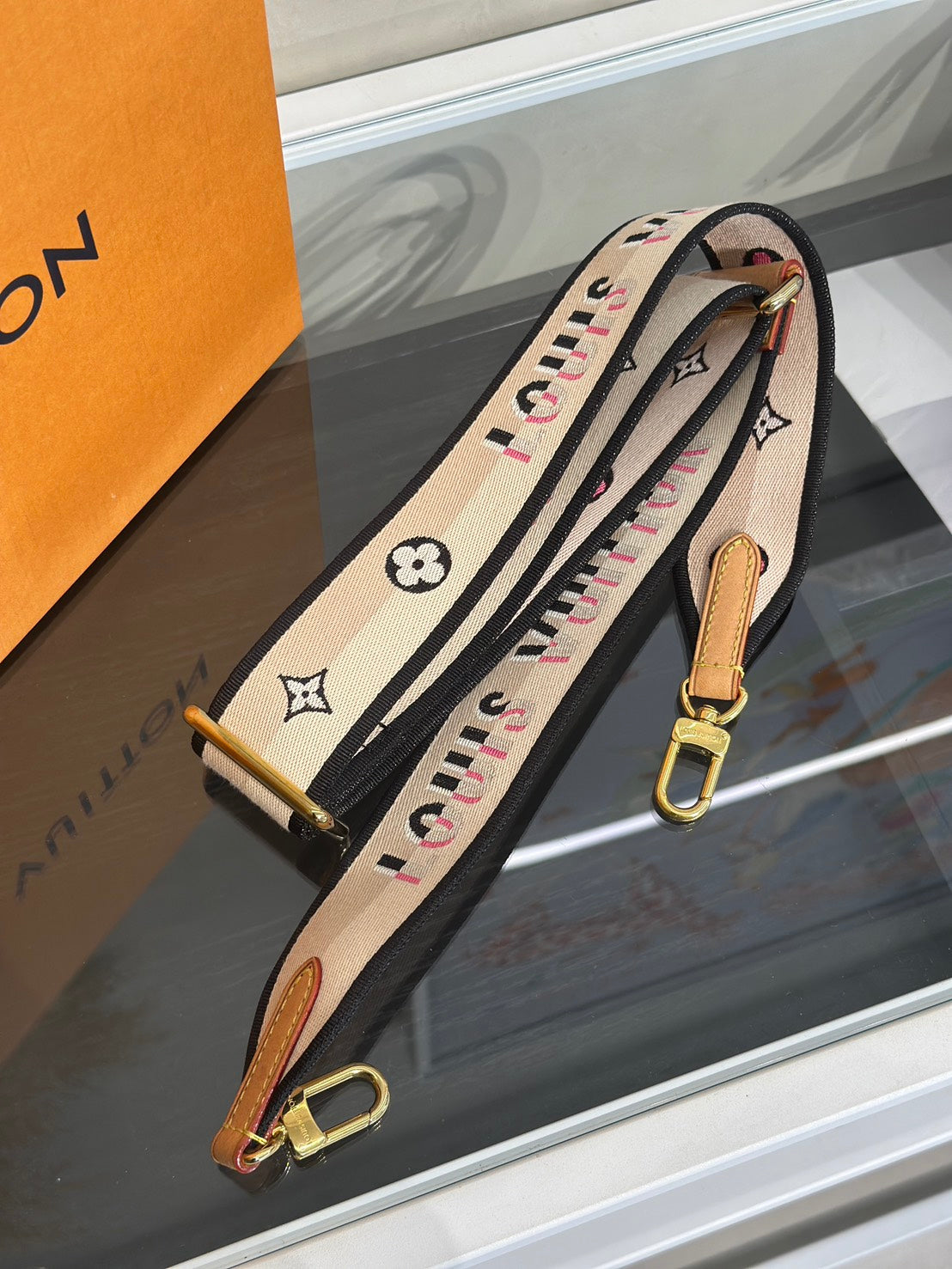 LOUIS VUITTON Speedy Bandouliere 20 - 黑邊背帶