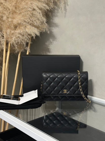 CHANEL 經典粒面牛皮WOC - 黑金31開