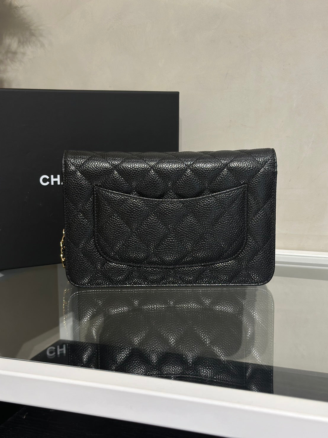CHANEL 經典粒面牛皮WOC - 黑金31開