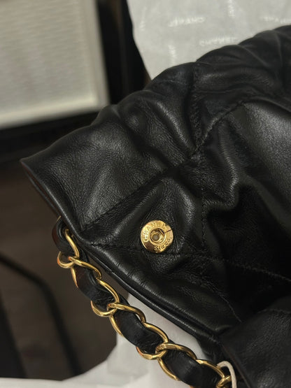 CHANEL 22 Bag - 小號黑金