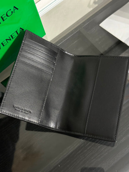 BOTTEGA VENETA Cassette經典編織護照夾 - 黑