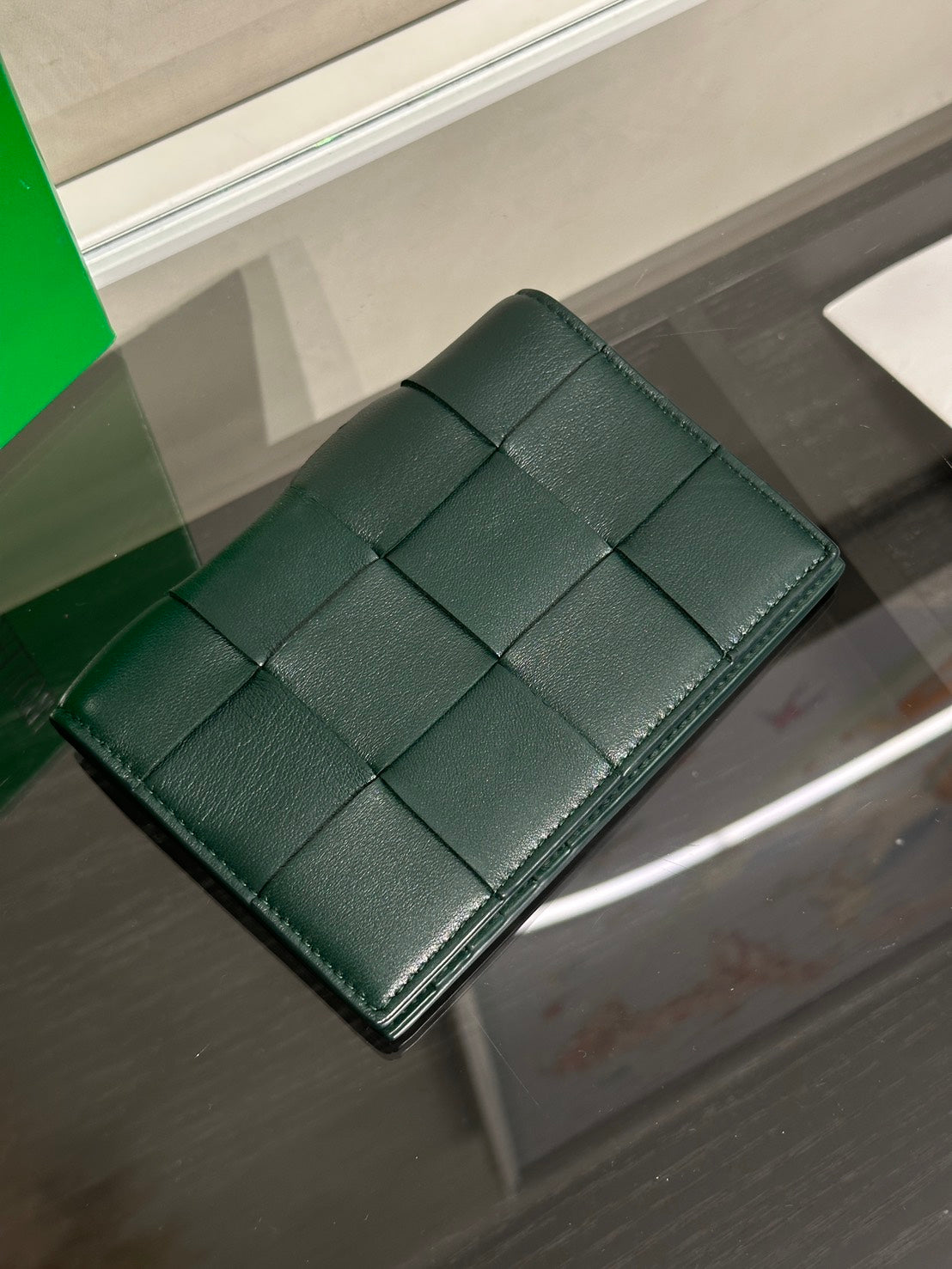 BOTTEGA VENETA Cassette經典編織護照夾 - 墨綠