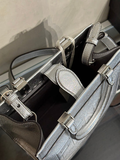FENDI SumShine Tote - 銀