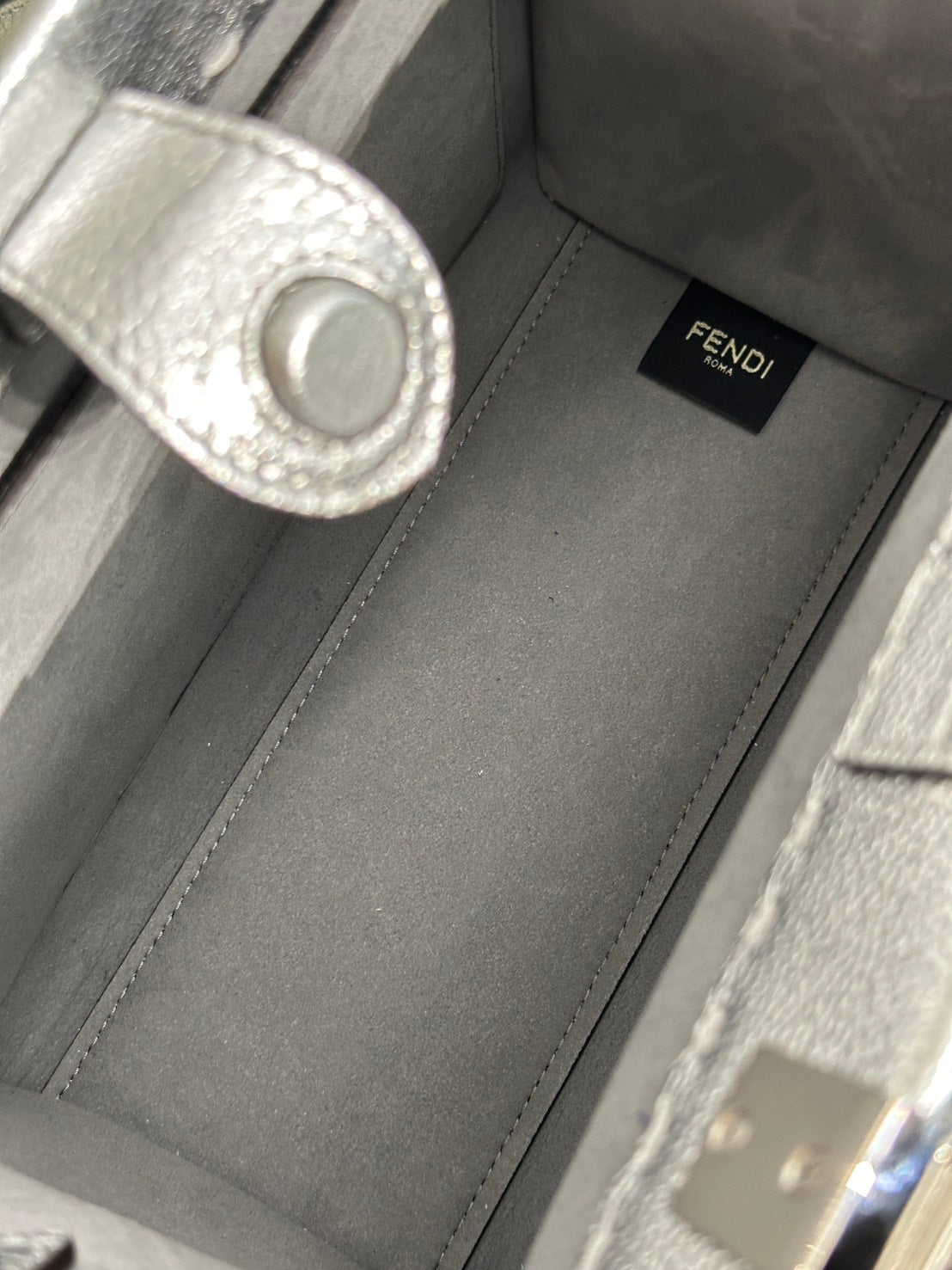 FENDI SumShine Tote - 銀
