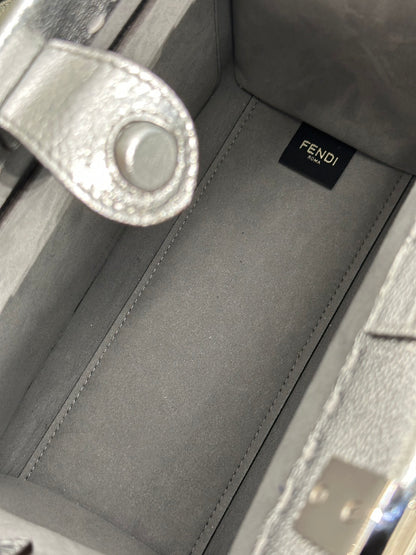 FENDI SumShine Tote - 銀