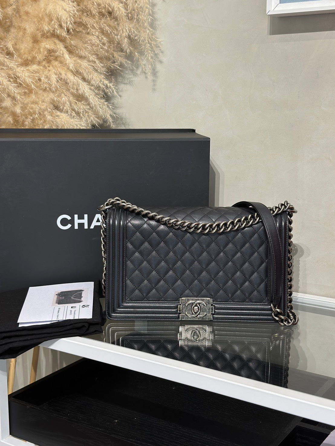 CHANEL Boy28 牛皮口蓋包 - 黑銀20開