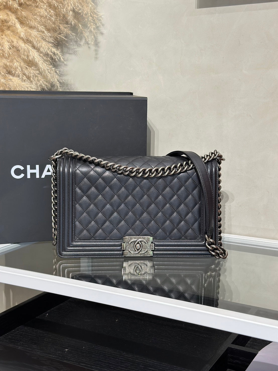 CHANEL Boy28 牛皮口蓋包 - 黑銀20開