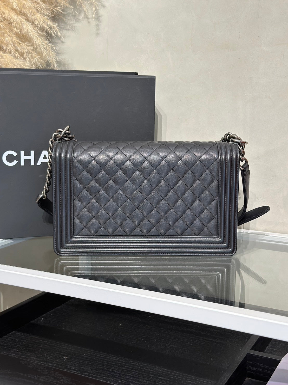 CHANEL Boy28 牛皮口蓋包 - 黑銀20開