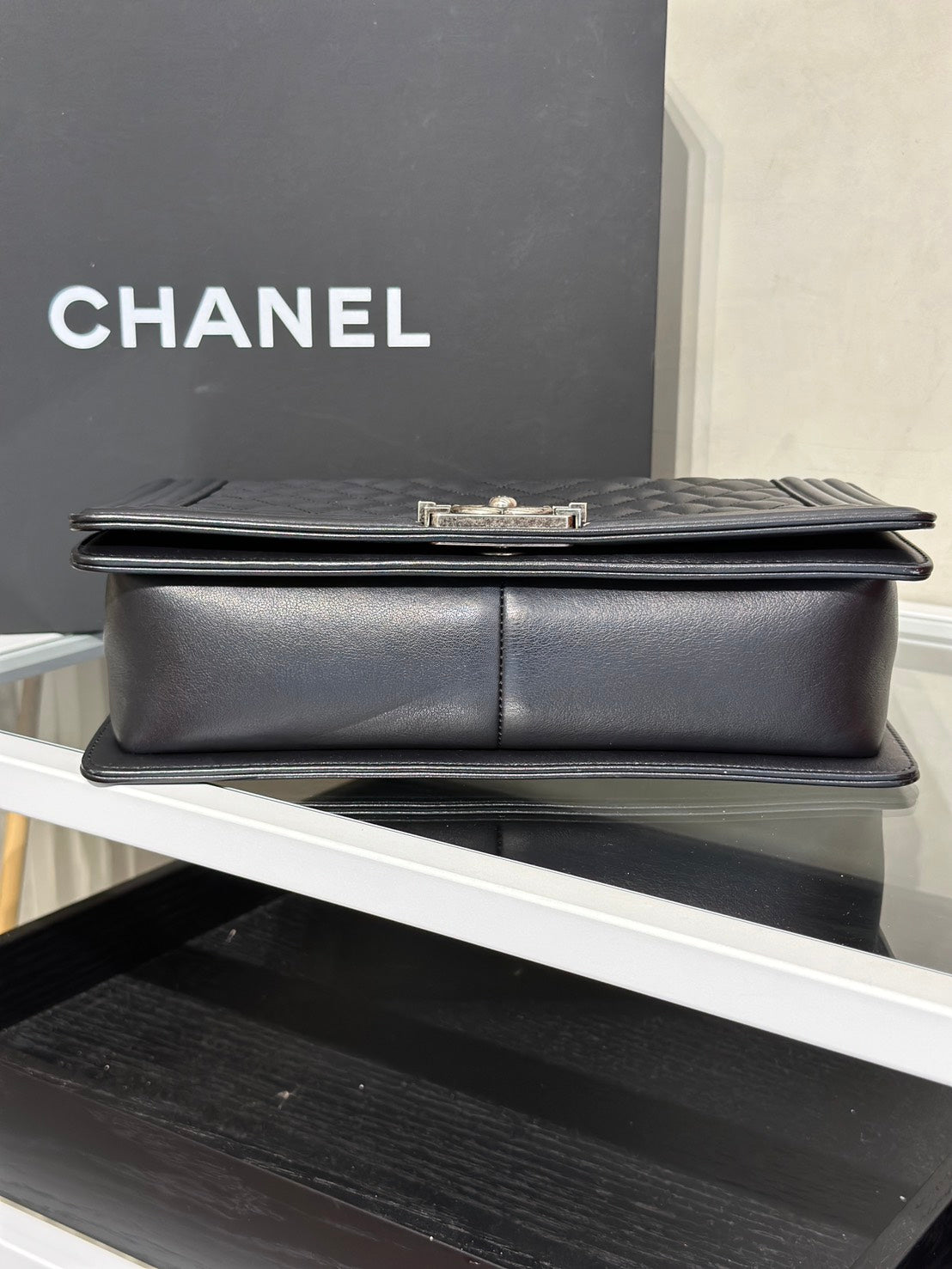 CHANEL Boy28 牛皮口蓋包 - 黑銀20開