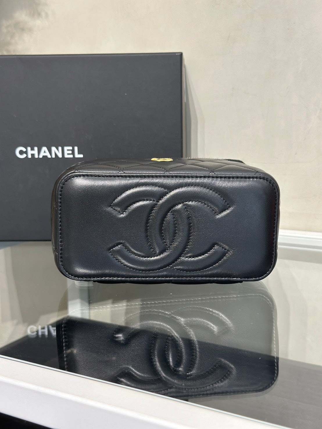 CHANEL 經典羊皮金球長盒子 - 黑金