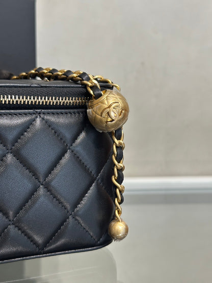 CHANEL 經典羊皮金球長盒子 - 黑金