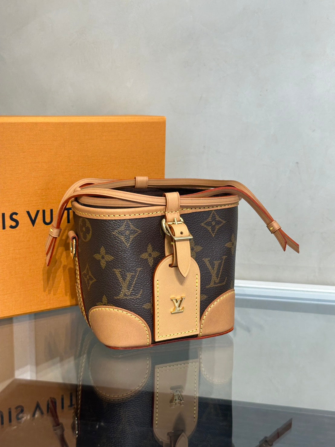 LOUIS VUITTON Neo Purse