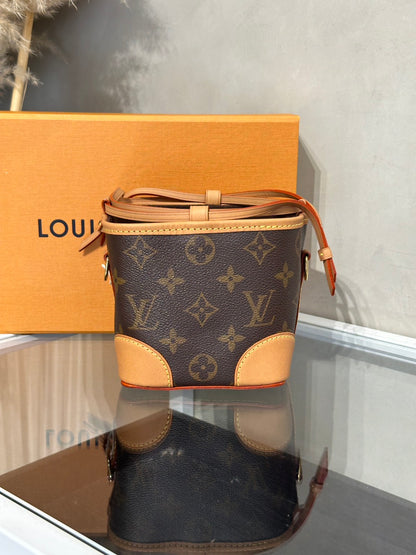 LOUIS VUITTON Neo Purse