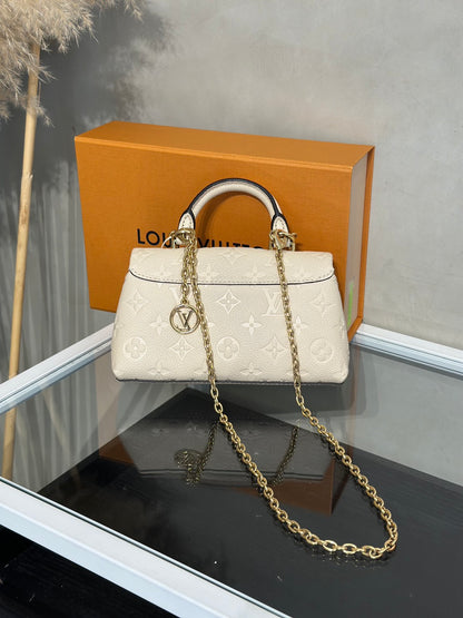 LOUIS VUITTON Nano Madeleine郵差包 - 白