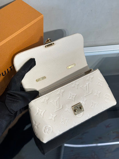 LOUIS VUITTON Nano Madeleine郵差包 - 白