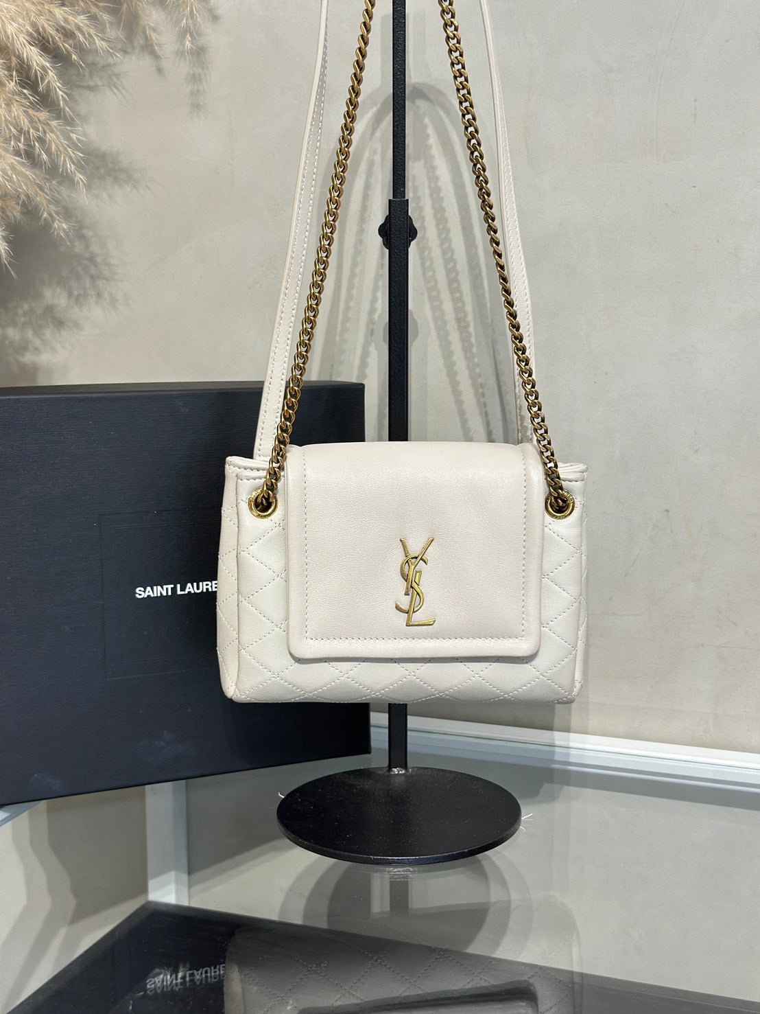 YSL Mini Nolita羊皮斜背包 - 白金