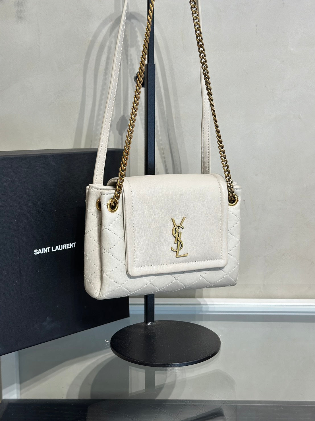 YSL Mini Nolita羊皮斜背包 - 白金
