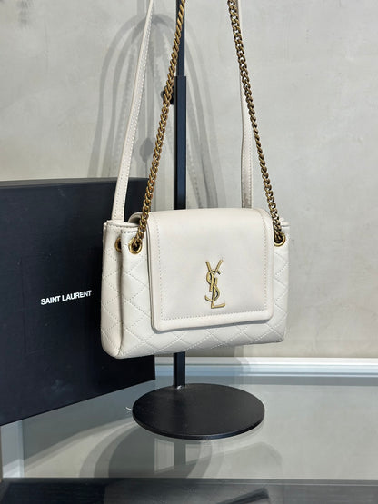 YSL Mini Nolita羊皮斜背包 - 白金
