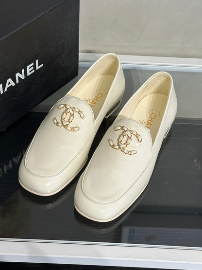 CHANEL 23C小羊皮樂福鞋 - 米白 38
