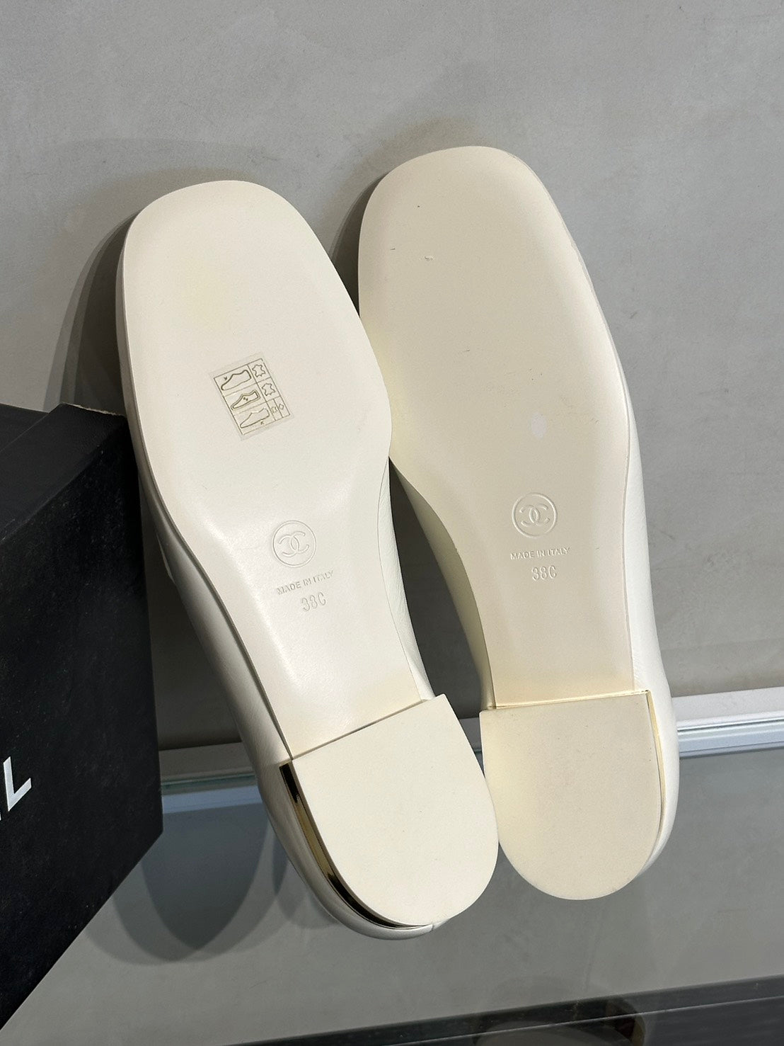 CHANEL 23C小羊皮樂福鞋 - 米白 38