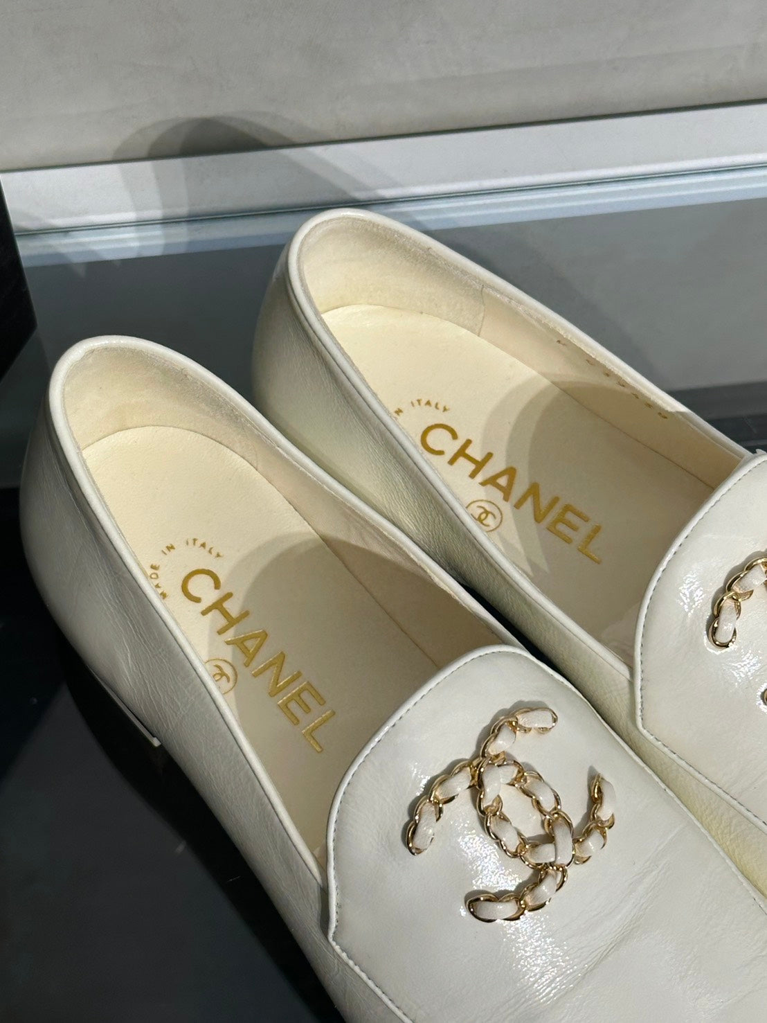 CHANEL 23C小羊皮樂福鞋 - 米白 38
