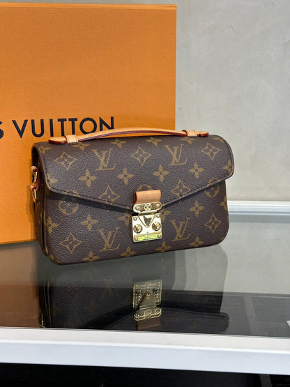 LOUIS VUITTON Pochette Metis East West郵差包