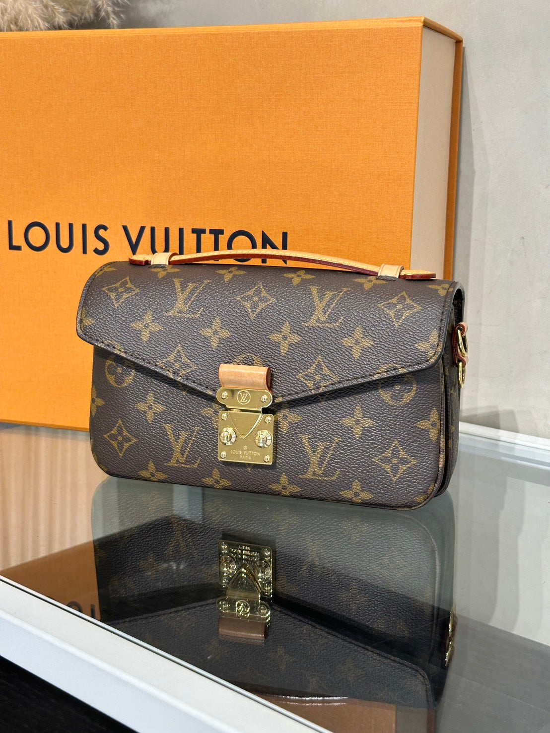 LOUIS VUITTON Pochette Metis East West郵差包