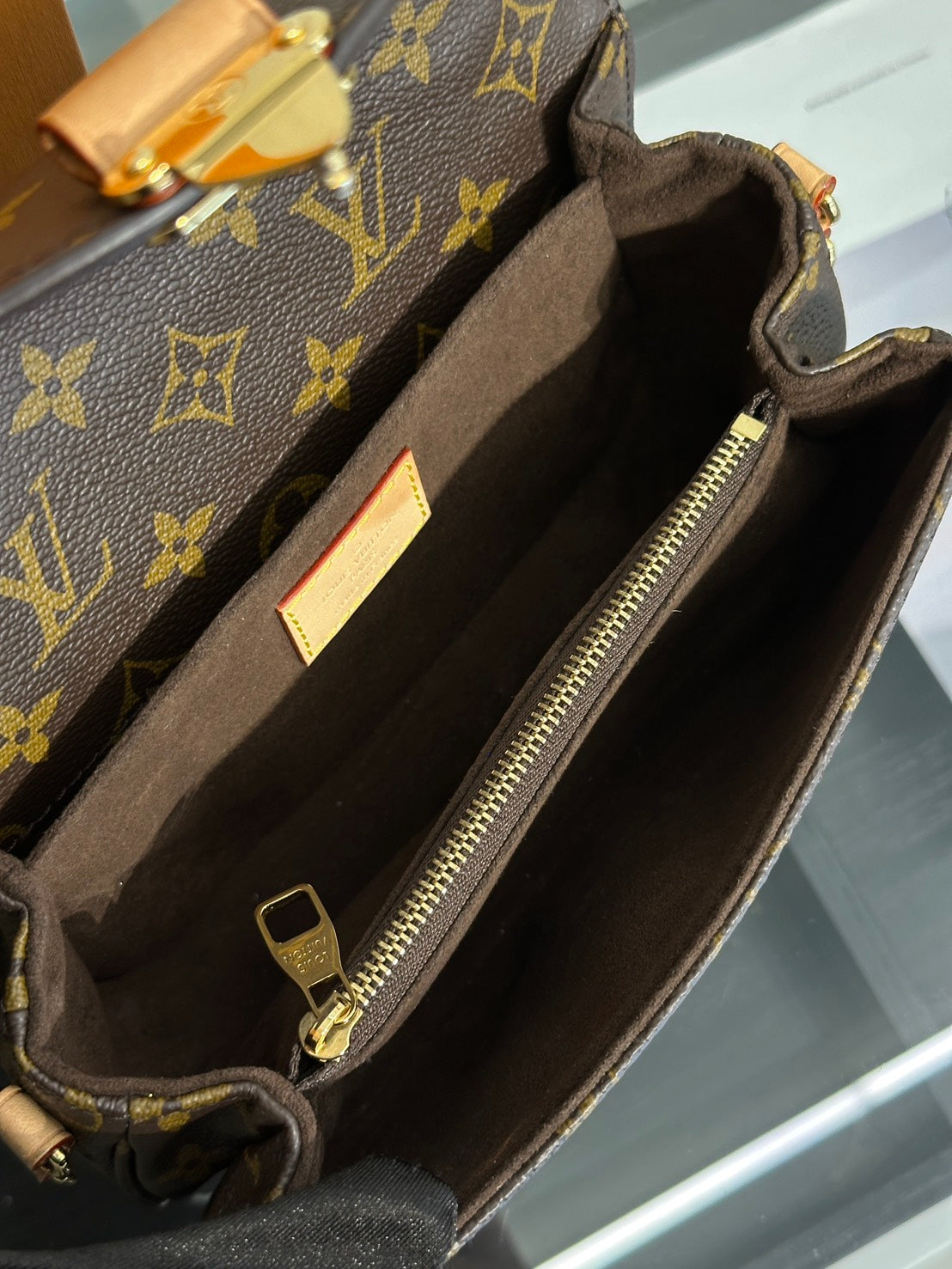 LOUIS VUITTON Pochette Metis East West郵差包