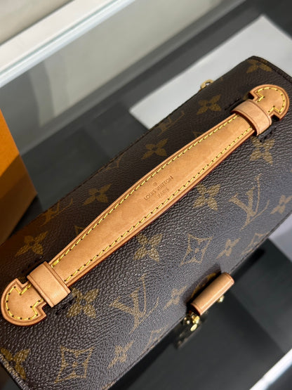 LOUIS VUITTON Pochette Metis East West郵差包