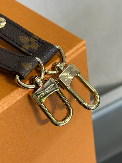 LOUIS VUITTON Pochette Metis East West郵差包