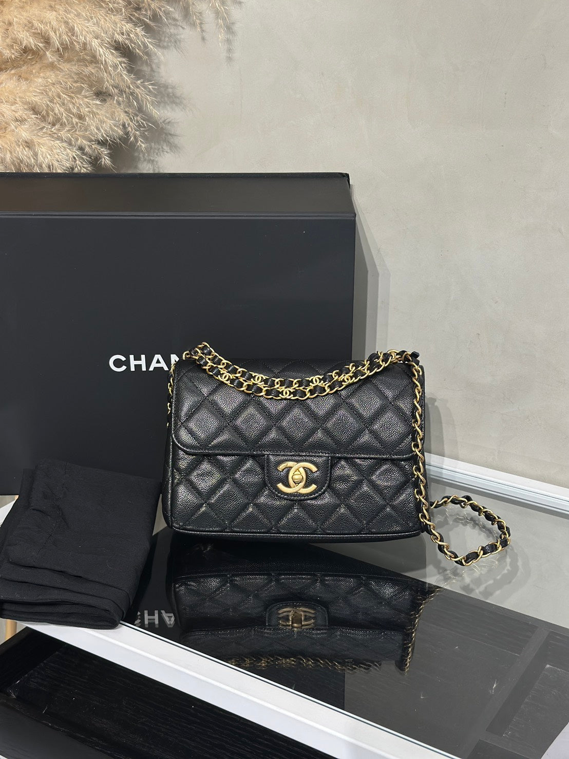 CHANEL 25P皮穿鍊手提斜背包 - 中號黑金