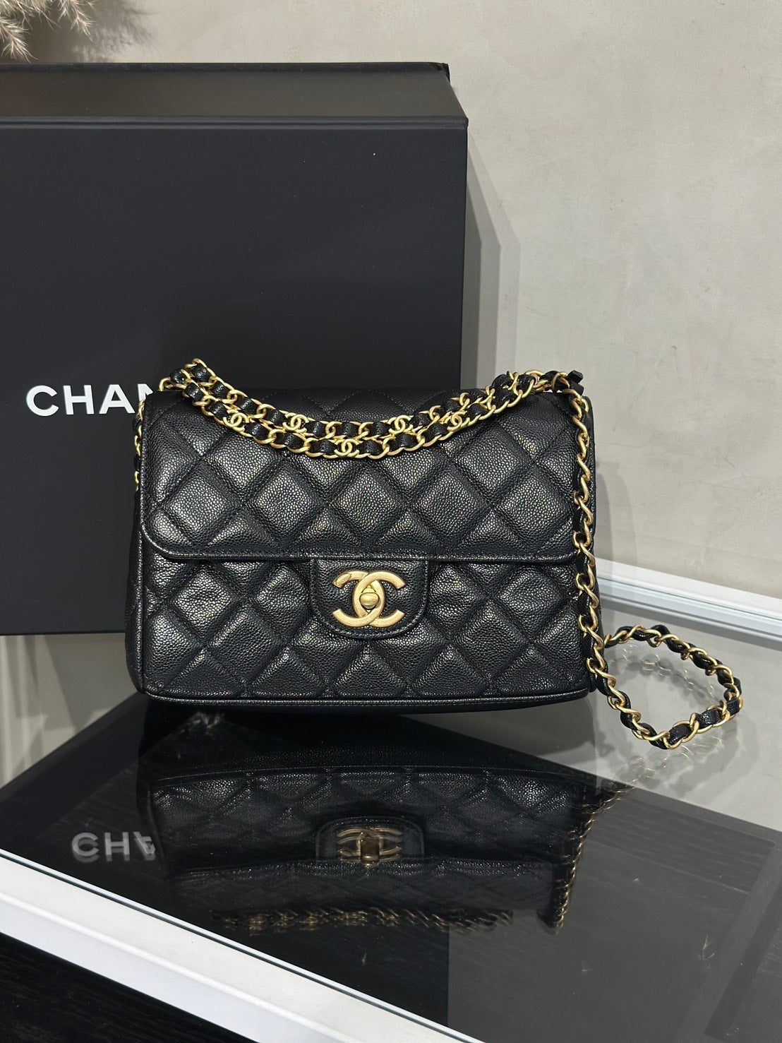 CHANEL 25P皮穿鍊手提斜背包 - 中號黑金
