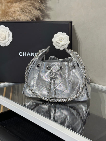 CHANEL 25 Mini Hobo Bag - 銀