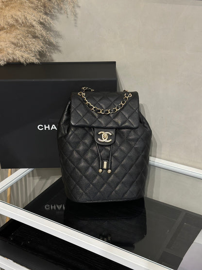 CHANEL 薩爾茨堡雙肩包 - 中號黑金