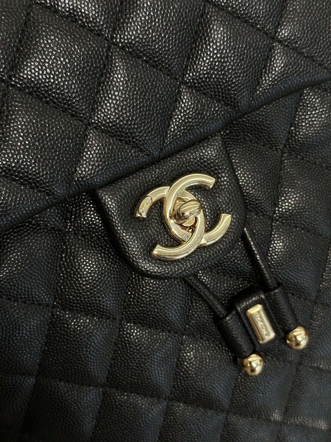 CHANEL 薩爾茨堡雙肩包 - 中號黑金