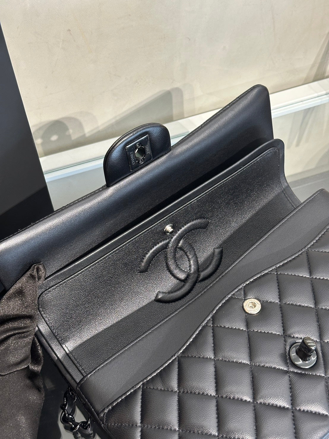 CHANEL 經典口蓋包 CF25 - 羊皮So Black