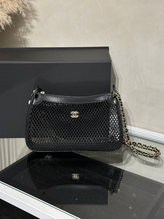CHANEL 25S漁網網格單肩包