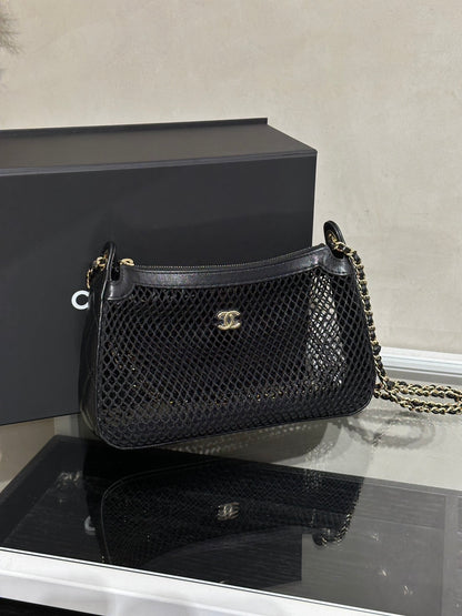 CHANEL 25S漁網網格單肩包