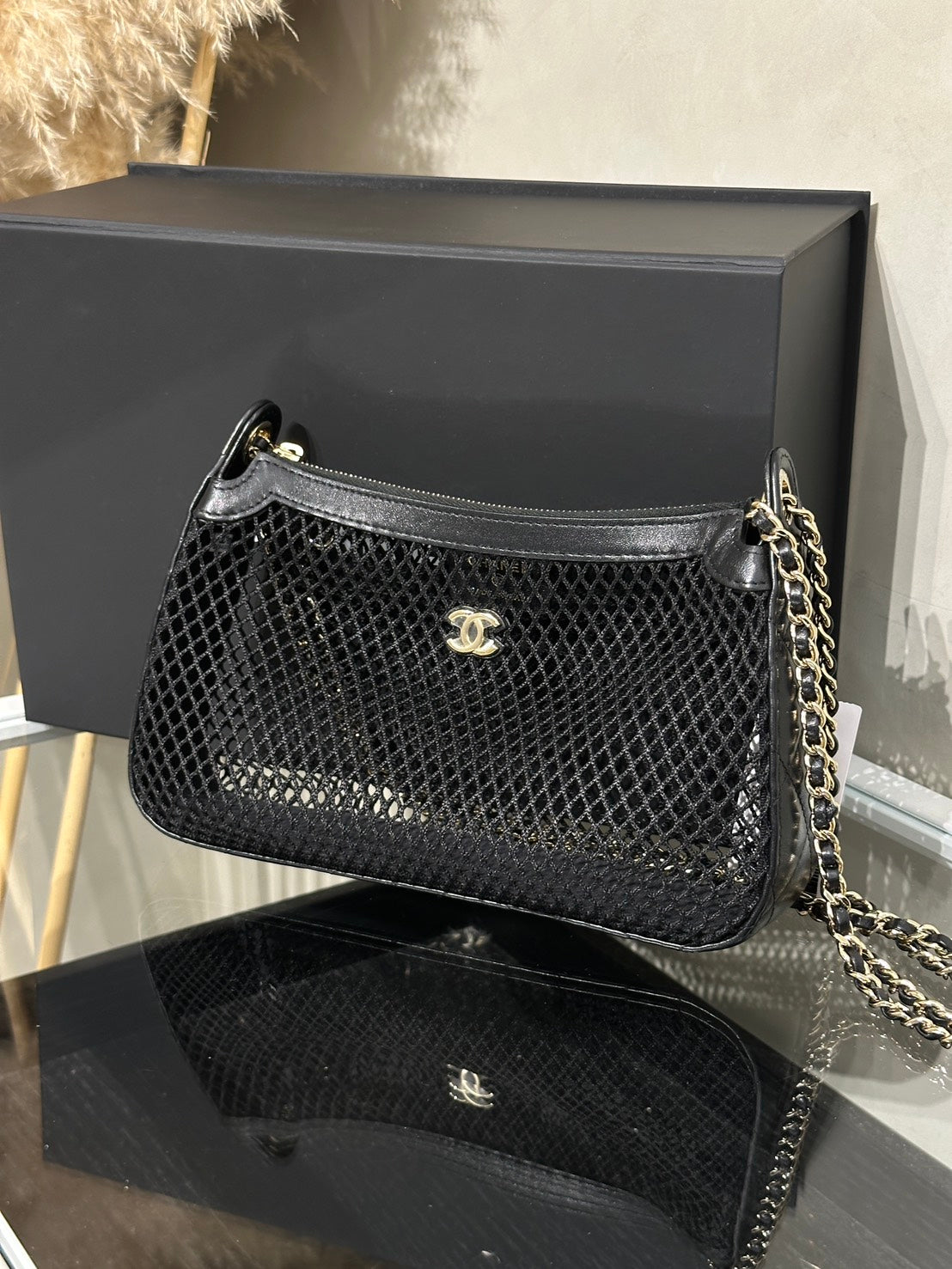 CHANEL 25S漁網網格單肩包